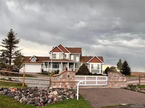 979 Inyokern Ct, Watkins, CO 80137