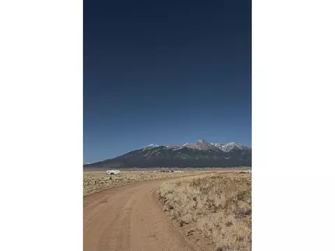 5 Glenwood Springs Loop, Blanca, CO 81123