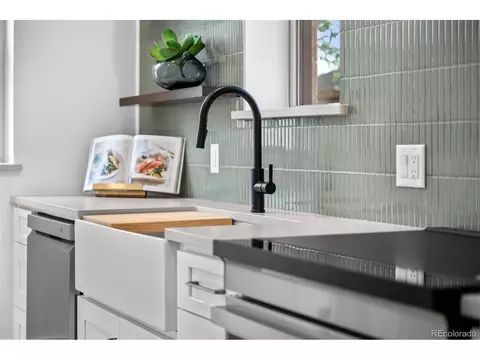 2569 Forest St, Denver, CO 80207 photo 12