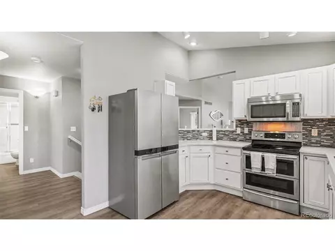 Kitchen - 18170 E Bethany Pl, Aurora, CO 80013 photo 2 of 3