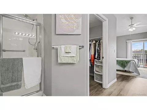 Bath - 18170 E Bethany Pl, Aurora, CO 80013 photo 2 of 4