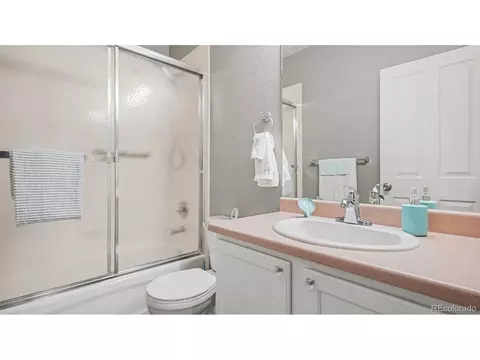Bath - 18170 E Bethany Pl, Aurora, CO 80013 photo 4 of 4