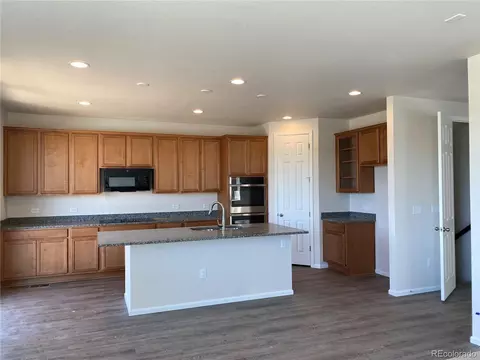 21076 E Radcliff Pl, Aurora, CO 80013 photo 2