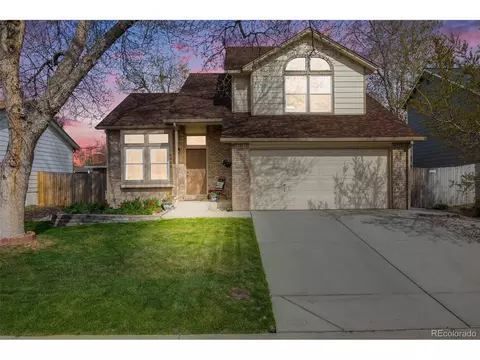 9032 W Arizona Dr, Lakewood, CO 80232