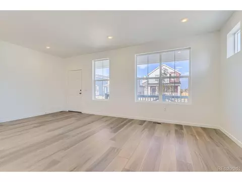 267 Adams St, Bennett, CO 80102 photo 2