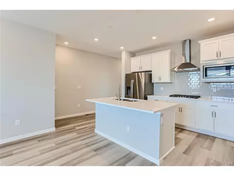 336 N Geneva St, Aurora, CO 80010