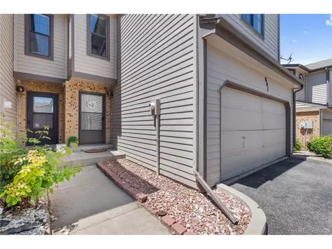 841 S Joplin Cir, Aurora, CO 80017