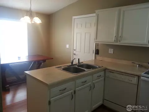 5186 Deephaven Ct, Denver, CO 80239 photo 7