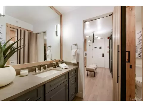 Bath - 292 E Meadow Dr #337, Vail, CO 81657 photo 2 of 3