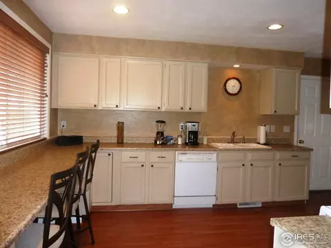 28 E 5th Ave, Longmont, CO 80504 photo 3