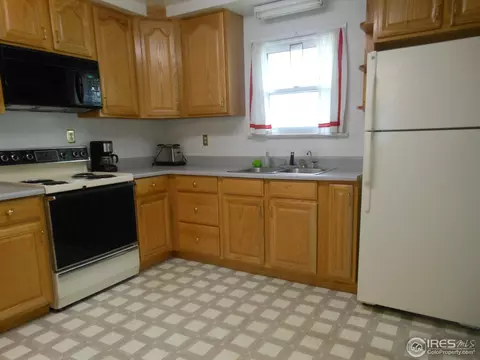 306 E Geneseo St, Lafayette, CO 80026 photo 2