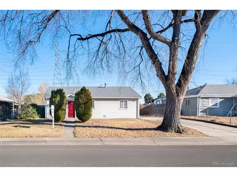 890 Zion St, Aurora, CO 80011