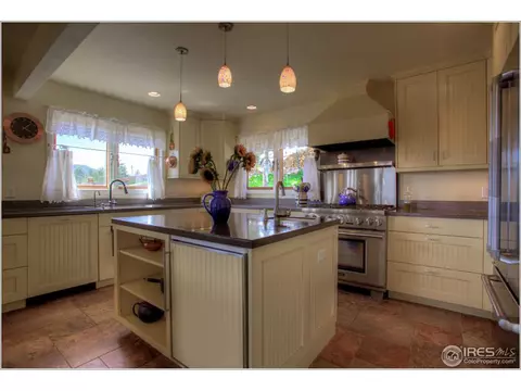 266 Peakview Rd, Boulder, CO 80302 photo 3