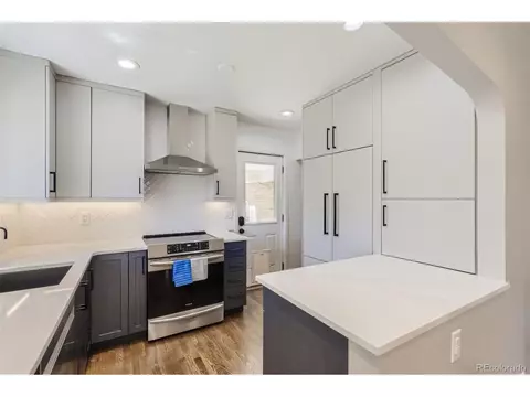 2575 Grape St, Denver, CO 80207 photo 12