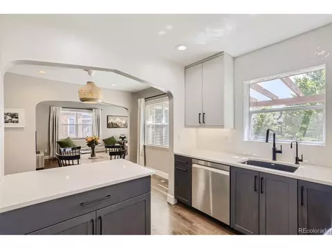 2575 Grape St, Denver, CO 80207 photo 9