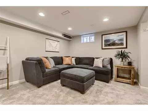 2575 Grape St, Denver, CO 80207 photo 17