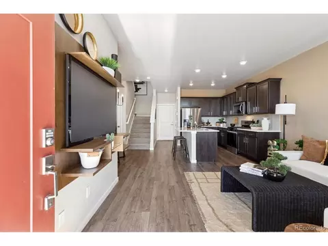 22484 E 6th Pl, Aurora, CO 80018 photo 3