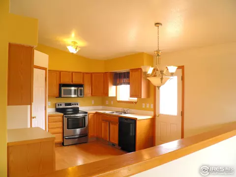 547 Hawthorn Cir, Frederick, CO 80530 photo 3