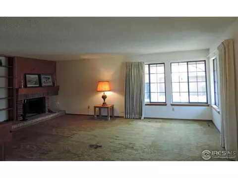 159 S Dearborn Cir, Aurora, CO 80012 photo 2