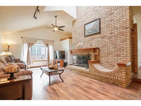 8209 S Steele Ct, Centennial, CO 80122 photo 4