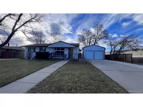 555 Everett St, Lakewood, CO 80226