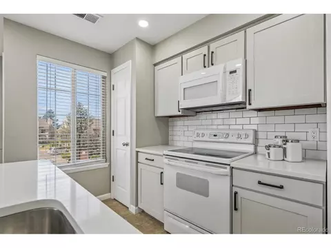 Kitchen - 13732 E Lehigh Ave #D, Aurora, CO 80014 photo 5 of 7