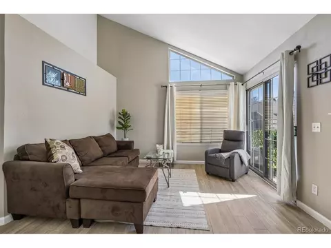 Living - 13732 E Lehigh Ave #D, Aurora, CO 80014 photo 2 of 4