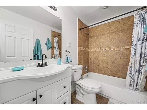 Bath - 14602 Evans Pl, Aurora, CO 80014 photo 3 of 4
