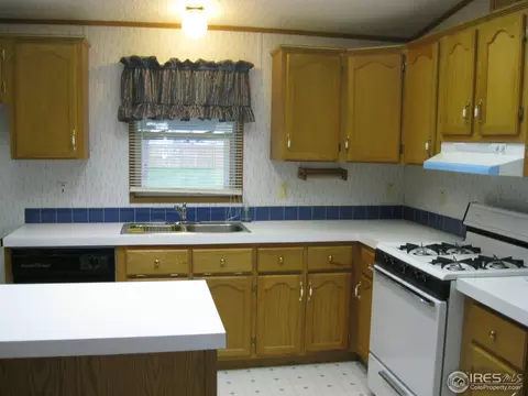 611 Walnut St, Sterling, CO 80751 photo 4