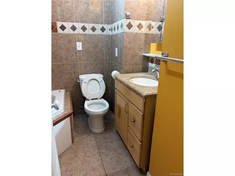 Bath - 11718 E Canal Dr, Aurora, CO 80011 photo 1 of 1