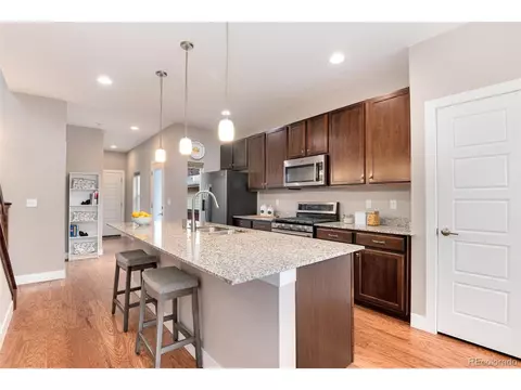 10860 E 26th Ave, Aurora, CO 80010 photo 2