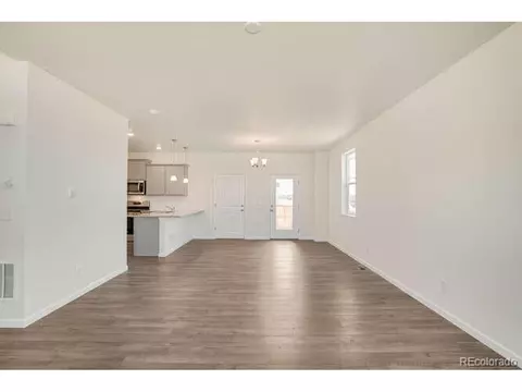 21985 E 9th Pl, Aurora, CO 80018 photo 5