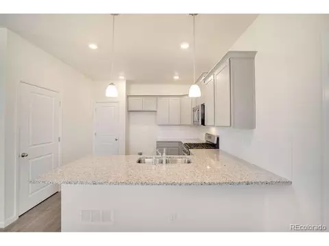 21985 E 9th Pl, Aurora, CO 80018 photo 3