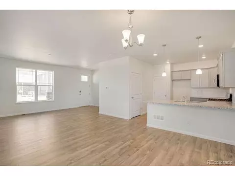 21985 E 9th Pl, Aurora, CO 80018 photo 4