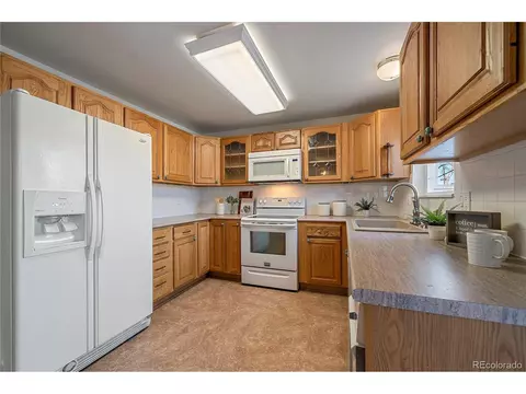 8594 Gray Ct, Arvada, CO 80003 photo 9