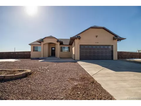 1152 E Desert Cove Dr, Pueblo, CO 81007
