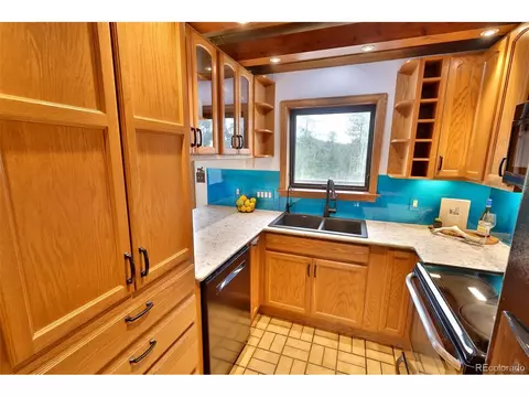 Kitchen - 27888 Pine Grove Trl, Conifer, CO 80433 photo 2 of 2