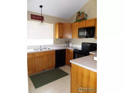 340 E Lilac St, Milliken, CO 80543 photo 9