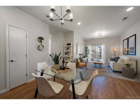 1841 S Dunkirk St #203, Aurora, CO 80017