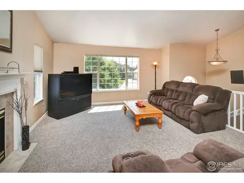 327 52nd Ave, Greeley, CO 80634 photo 2