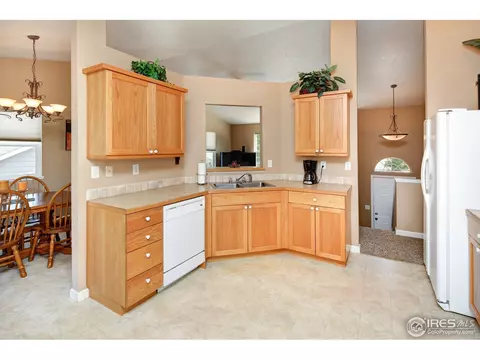 327 52nd Ave, Greeley, CO 80634 photo 7