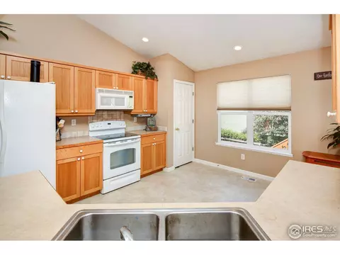 327 52nd Ave, Greeley, CO 80634 photo 5