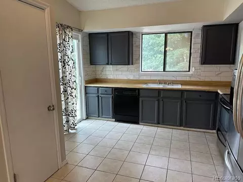 18851 E Oregon Dr, Aurora, CO 80017 photo 6