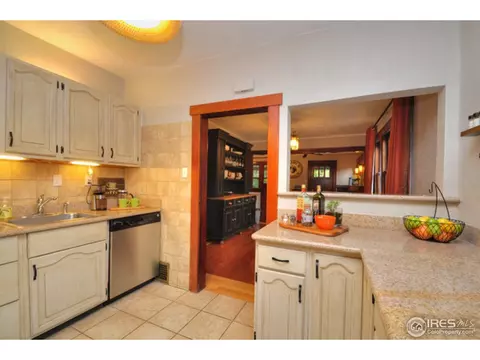 2247 Eudora St, Denver, CO 80207 photo 9