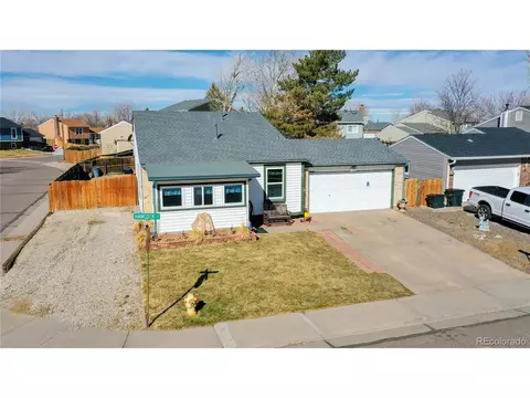 175 Hancock Ct, Bennett, CO 80102 photo 1