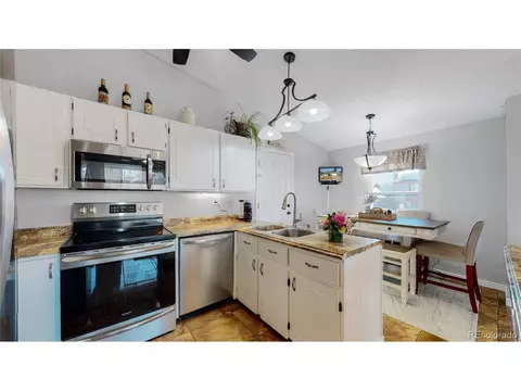 175 Hancock Ct, Bennett, CO 80102 photo 9