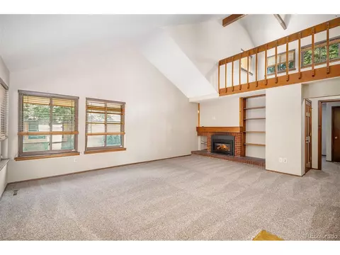 136 S Eagle Cir, Aurora, CO 80012 photo 4