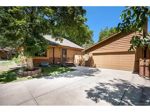 136 S Eagle Cir, Aurora, CO 80012