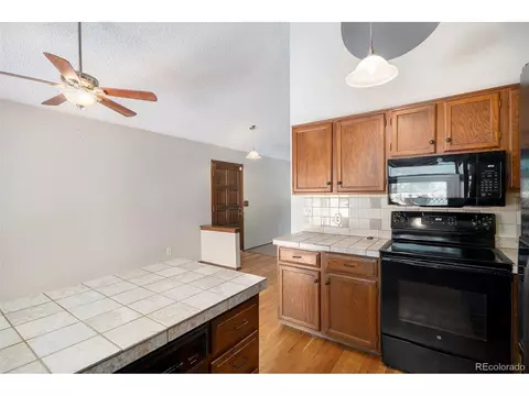 136 S Eagle Cir, Aurora, CO 80012 photo 9