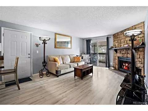 1854 S Pitkin Cir #B, Aurora, CO 80017